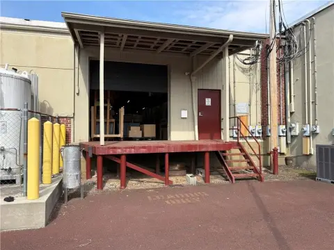 Flex Space With Dock