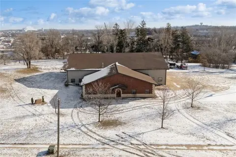 Cedar Rapids Office with Gym