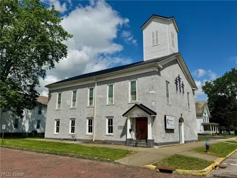 Church Facility With Open Rooms