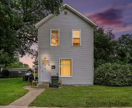 Two-Unit Vinyl-Sided Duplex