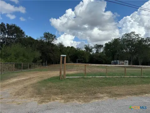 Riverfront Land in Victoria, TX