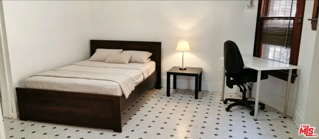 Picture 3