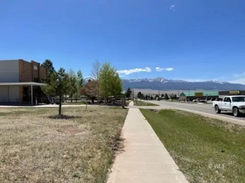 Commercial Land Parcel with Utilities