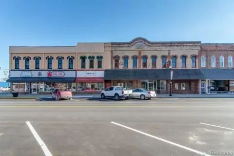 Prime Commercial Property on Main