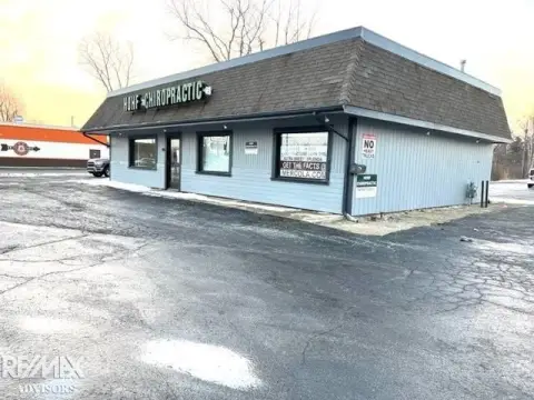 Marysville Commercial Building on Gratiot