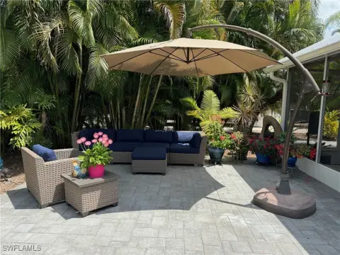 RiverBend Motorcoach Resort Tropical Paradise