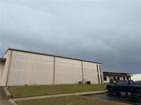 Rogers Warehouse with Office Space