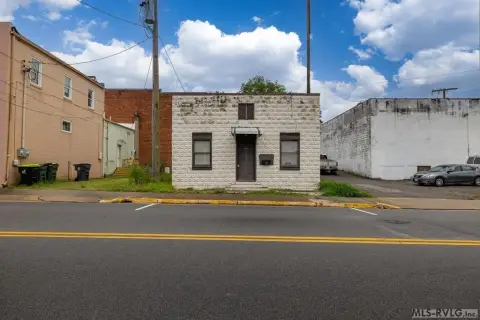 South Hill Commercial Building Opportunity