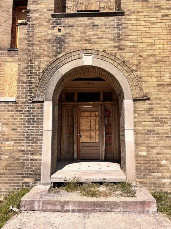 Picture 4