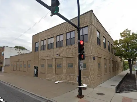 Chicago Commercial Building with Shop