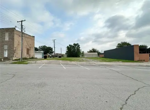 Commercial Lot in High-Traffic Area