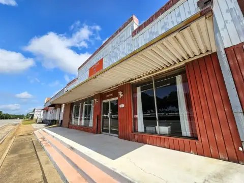 Downtown Palestine Commercial Opportunity