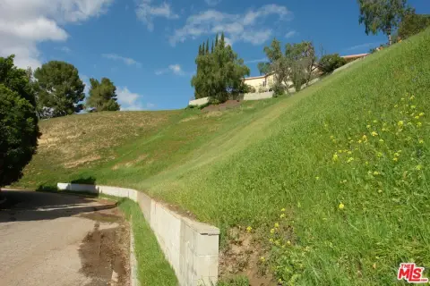 Land in Woodland Hills, CA