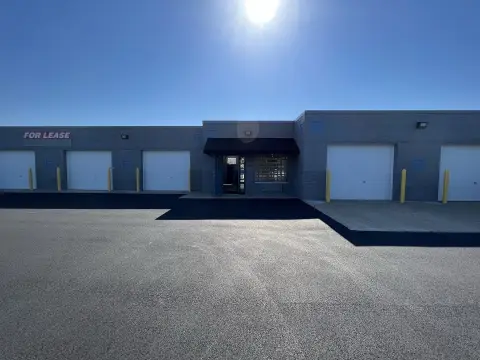 Remodeled Flex Space with Updates