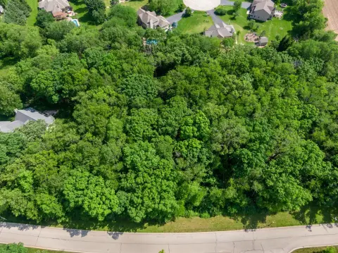 Wooded Acre Site in Spring Grove