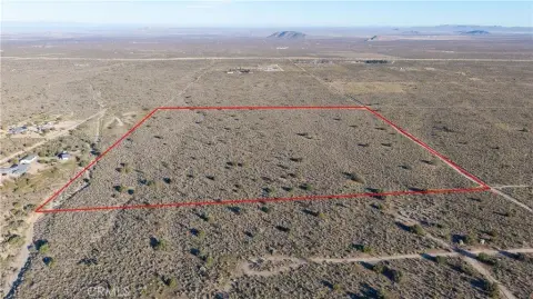 40-Acre Lot in Llano, CA