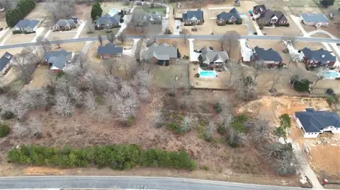 Residential Land in Desirable Neighborhood