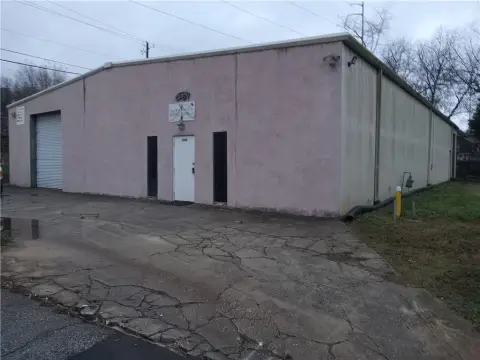 Stone Mountain Commercial Building For Sale
