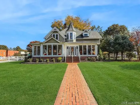 South Hill Commercial Corner Property