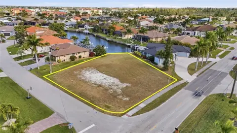 Oversized Waterfront Corner Lot