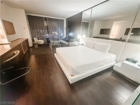 Luxurious High Rise Studio Apartment