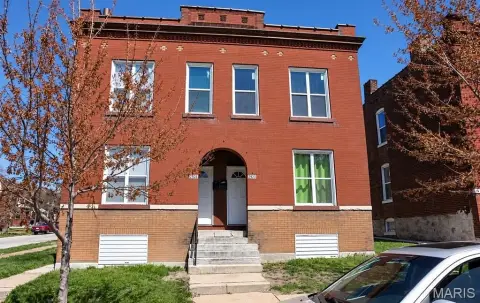 Duplex with Backyard