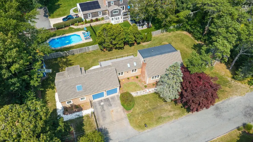 20-22 Glendale Ln, Harwich, MA 02645