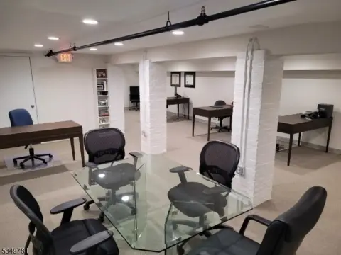 Move-in Ready Downtown Summit Office