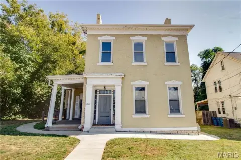 5-Unit Apartment Building