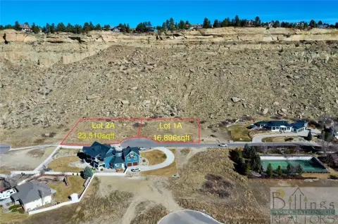 Land with Panoramic Mountain Views