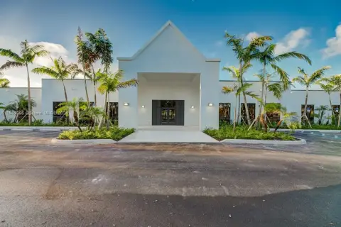 Retail Space in Palmetto Bay