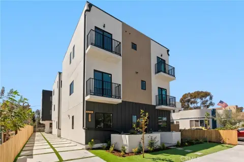 Luxury Los Angeles Quadruplex Investment