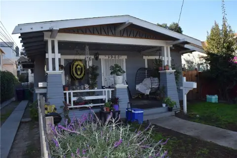 Alamitos Beach Triplex Investment Opportunity