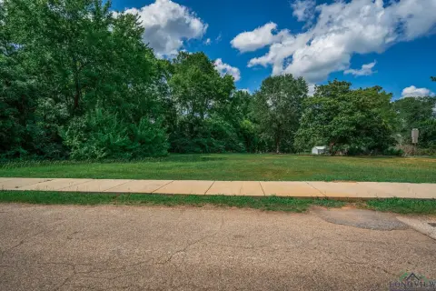 Residential Lot in Marshall, TX