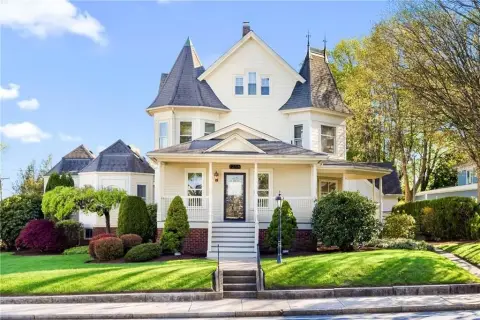 Victorian Triplex with Carriage House