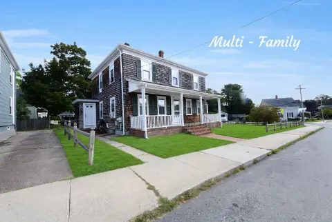 Colonial Two-Unit Duplex