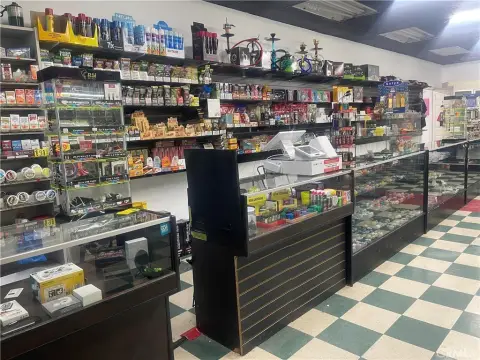 Equipped Smoke Shop Business Opportunity