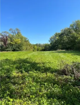 Land Near Easter Lake