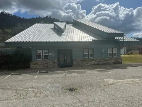 Versatile Building in Coarsegold, CA