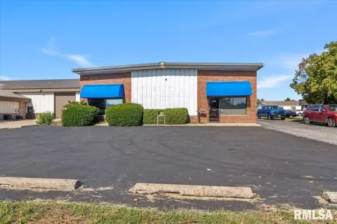 Versatile Commercial Property in Springfield