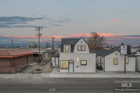 Renovated 7-Unit Apartment Building