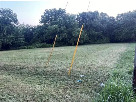 Residential Land in Lancaster, TX