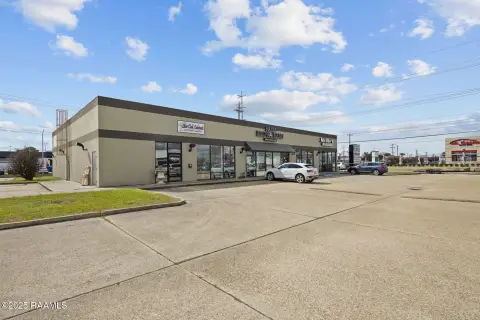 Retail Space on Ambassador Caffery