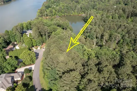 Lake Rhodhiss Lot in Cul-de-Sac