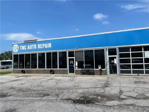 Parma Mechanic Garage with Bays