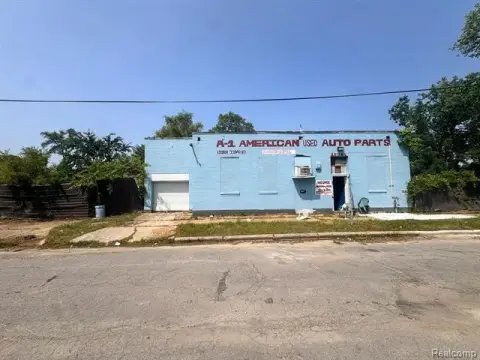 Detroit Industrial Property with Expansion