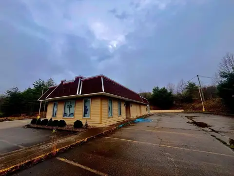 OAK HILL Restaurant Opportunity