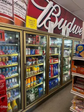 Grocery Market with Walk-In Coolers