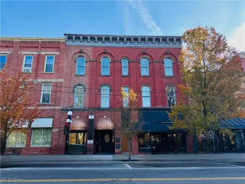 Charming Brick Building in Courthouse Square