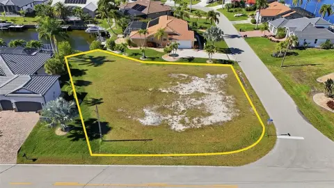 Waterfront Corner Lot in Punta Gorda